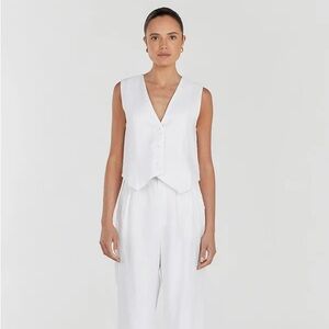 DISSH BANKS WHITE LINEN VEST, size 8, worn once, like new